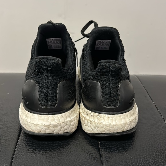 Adidas Ultraboost size 7 women’s - Picture 3 of 4